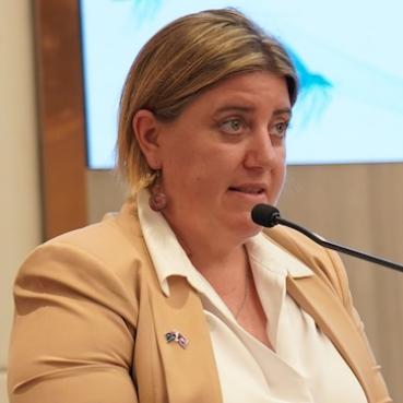 Retrato de Benita Sommerville, Jefa Adjunta de Misión, Embajada de Australia 