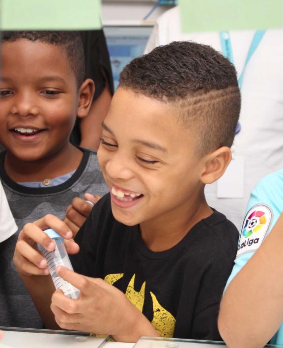 WMP se compromete con los niños en Brasil