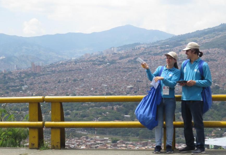 WMP personal liberando mosquitos